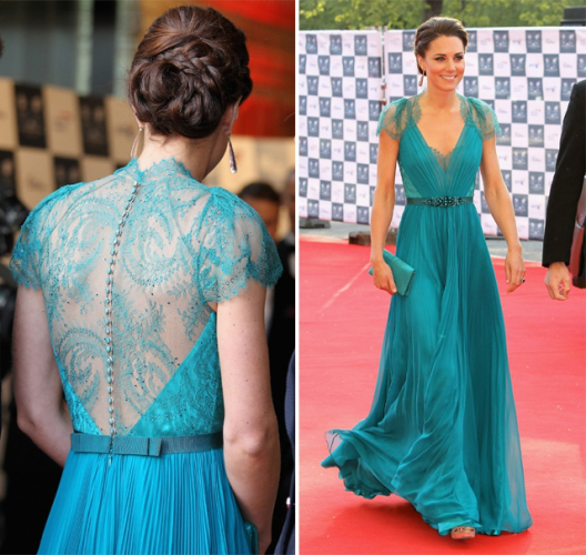 Kate Middleton com o icÃ´nico vestido azul de renda da estilista ...